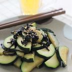 すぐ出来る！ズッキーニの塩昆布炒め