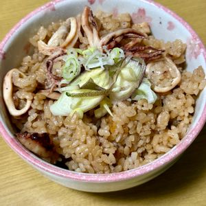 はちの作ってみた!投稿(〖イカ飯炊き込みご飯〗炊飯器ほったらかしで簡単★絶品！)