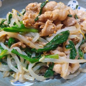 mmm10の作ってみた!投稿(絶品だれ《もやしとにらたっぷり♡豚しゃぶサラダ》)