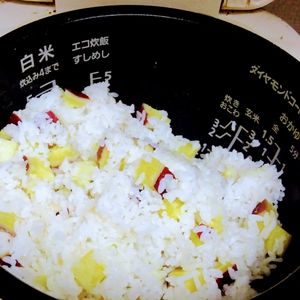 hiro★の作ってみた!投稿(シンプルが一番旨い【さつまいもごはん】)