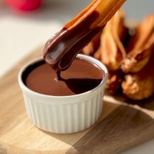 揚げないのにカリッ！おうちで作るチュロス＆チョコソース