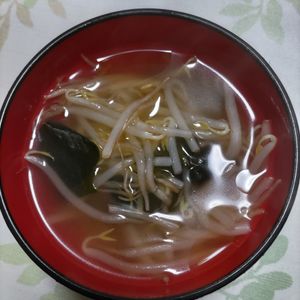 KUMIKOの作ってみた!投稿(【もやしとわかめのあっさり中華スープ】即完成！素朴で美味しい)