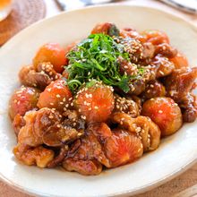 【豚こまと湯むきトマトの酢豚風】食材２つでパパッと完成！