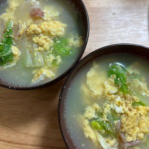 かえでの作ってみた!投稿(白菜とベーコンのふわ卵中華スープ)