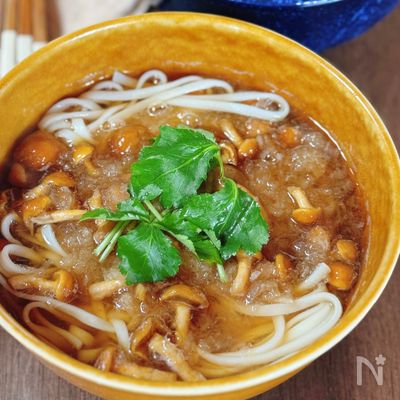 【なめこおろしうどん】つるんとあったか♪寒い日にぴったり!