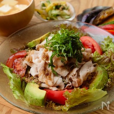 【サラダ仕立ての彩り冷しゃぶ】たんぱく質と野菜がとれる!