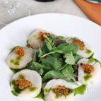 ホタテのソテー　抹茶と梅のソースをかけて