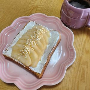 ナムディの作ってみた!投稿(【トースト】朝ごはん♪桃とヨーグルトのハニートースト)