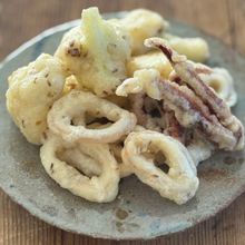 カリフラワーとイカのスパイス揚げ