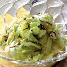 【５分でひと品💛】レタス半玉ペロリ♪塩昆布和え