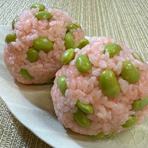 楽ラク手抜キッチン🐶🐾の作ってみた!投稿(枝豆と明太子のオイルおにぎり)