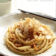 パルミジャーノレッジャーノたっぷりのバターはちみつ醤油うどん