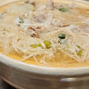 1426255の作ってみた!投稿(【豚バラ白菜のごま味噌スープ鍋】簡単こく旨スープが美味しい☆)