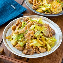 焼肉のたれ×コチュジャンで♪豚こまキャベツの旨辛炒め