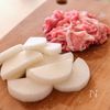 【大根と豚こま肉の煮物】甘辛煮物の黄金比！食材置き換えOK！の工程1