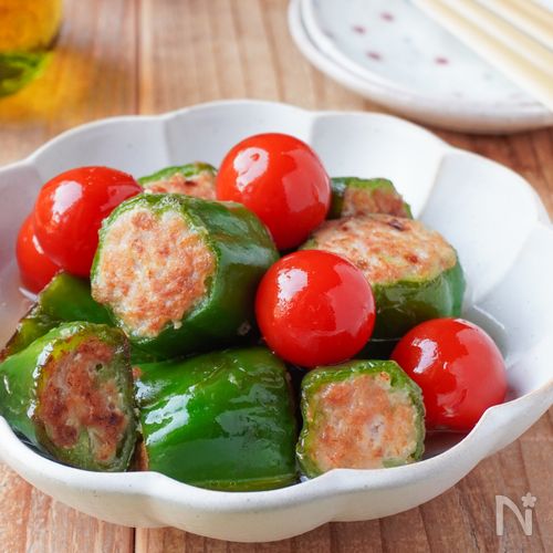 ＼冷んやりやみつき！／肉詰めピーマンの白だし浸し