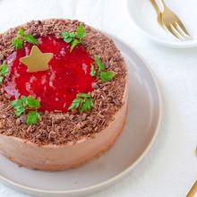 クランベリーとチョコレートのネイキッドケーキ