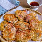 切り干し大根と鯖缶と豆腐の海苔チーズチヂミ