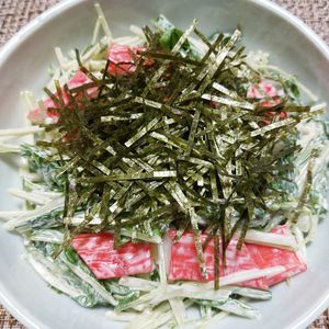 よっこの作ってみた!投稿(ゴロっとカニカマと水菜の和風わさびマヨネーズ和え😘🍶)
