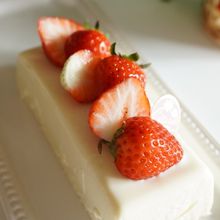 糖質オフ！なめらか簡単チーズプリン♪混ぜて冷やすだけ！