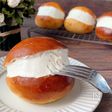失敗なし！さっぱり生クリームでペロリと食べれるマリトッツォ