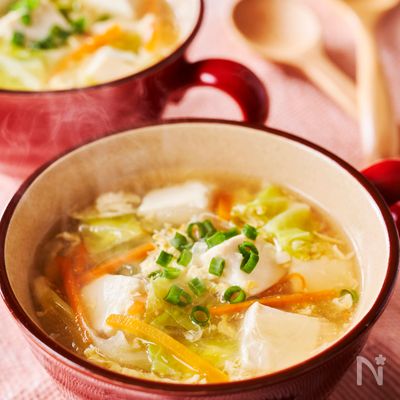 煮るだけ簡単!ヘルシーな【豆腐と野菜のとろ玉おかずスープ】