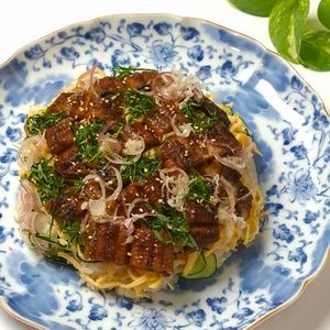 とのちゃまの作ってみた!投稿(うなぎ1尾で家族4人大満足！鰻ちらし)