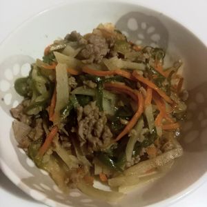 852468の作ってみた!投稿(【細切り野菜とひき肉の青椒肉絲丼】1皿満足レシピ♡)