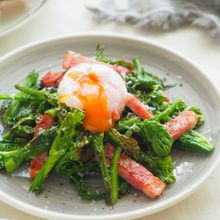 パスタなしでもごちそう。焼くだけシンプル!菜の花カルボナーラ