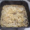 シャキシャキ食感が美味しい「糸こんにゃくとエノキのすき炒め」の工程6