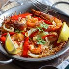 パスタで作るパエリア【海老とイカのフィデウア】休日ランチに♪