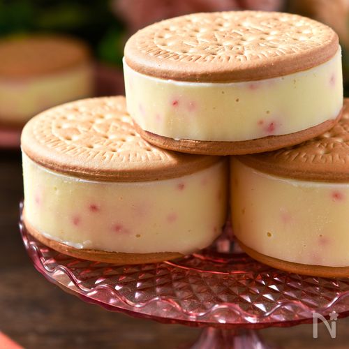 【白い生チョコわんぱくサンドビス】とろける背徳スイーツ♡