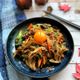 ごま油香る舞茸と野菜たっぷりビビンバ風炒め
