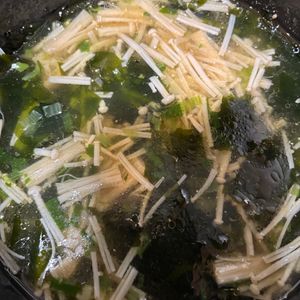 たかろの作ってみた!投稿(【この味！焼肉屋さんのネギ塩わかめスープ】ほぼ5分で完成♪)