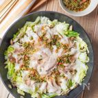 ＼ワンパン！10分／豚肉と春キャベツの香味旨だれ蒸し