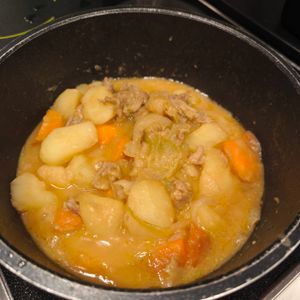 1321441の作ってみた!投稿(ご飯すすむ～♪豚コマ肉とじゃがいもの旨味噌煮)