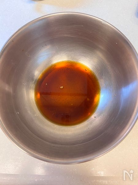 南蛮酢の調味料を混ぜ合わせる