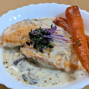 まゆのの作ってみた!投稿(鶏むね1枚で！ビストロ級マスタードクリームチキン)