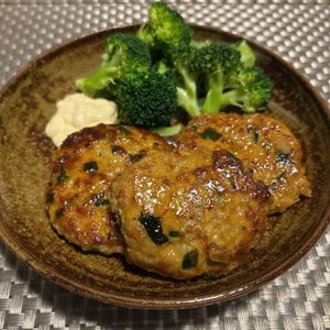 みきプルーンの作ってみた!投稿(【甘辛豚つくね】香ばしい甘辛だれで大満足ˊ˗)
