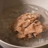 白出汁で簡単！染みる味の肉吸いの工程1