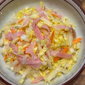 くだもの大好き🧡の作ってみた!投稿(5分でデリ風サラダ！「白菜コールスロー」シーザーサラダ風♩)