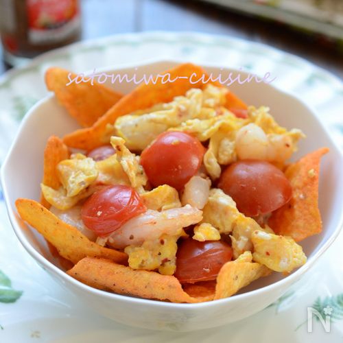 【エビと卵とトマトのメキシカン炒め】スパイシーな簡単おつまみ