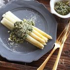 ホワイトアスパラの美味しい茹で方とアーモンドミントソース