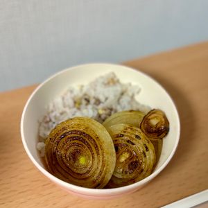 りりの作ってみた!投稿(絶品生姜ダレ！新玉ねぎのステーキ)