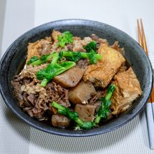 牛肉と厚揚げ、ちぎりこんにゃくの煮物