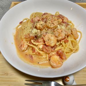 chikuwaの作ってみた!投稿(簡単お店クオリティ♡『海老とベーコンのトマトクリームパスタ』)