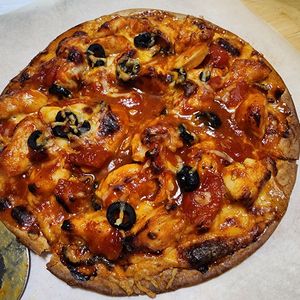ナムディの作ってみた!投稿(【BBQホットチキンピザ】一味を使ってピリ辛！おうちで本格)
