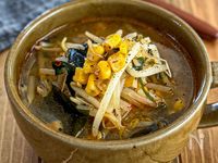 お鍋で3分《味噌ラーメン風♡もやしスープ》