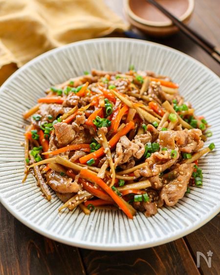 豚こま肉入りのきんぴらごぼう