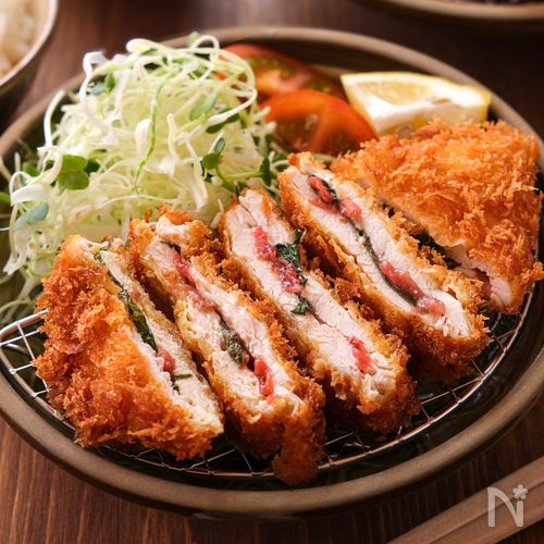【ささみの梅しそチキンカツ】サクっと生パン粉仕上げ!